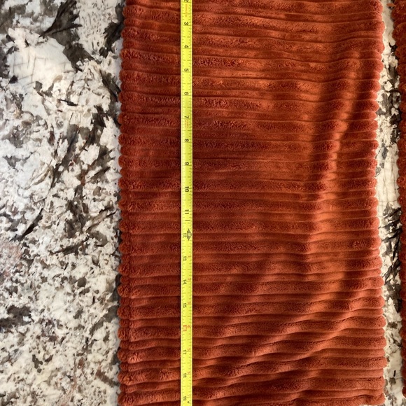 Rust colored lumbar pillow cases - Picture 2 of 3